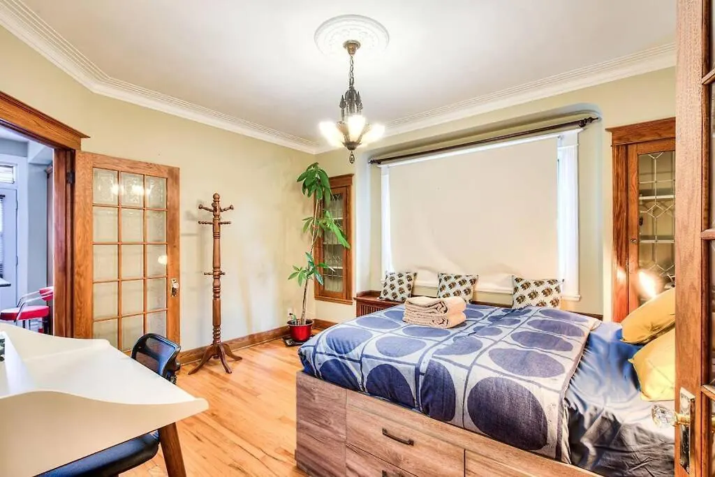 4Bdr-2Min Walk To Metro-Free Parking-15Min To Dt Apartment Montreal